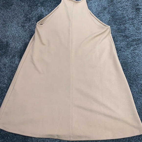 Cute, flowy nude dress! - Picture 2 of 3